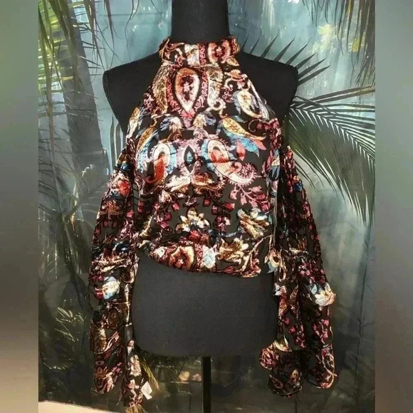 Venus Burnout cold shoulder Velvet Top size 2 - Picture 2 of 15